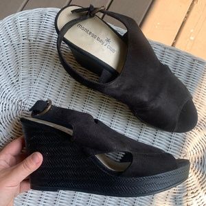 Montego Bay Club / Black wedges / Peep Toe